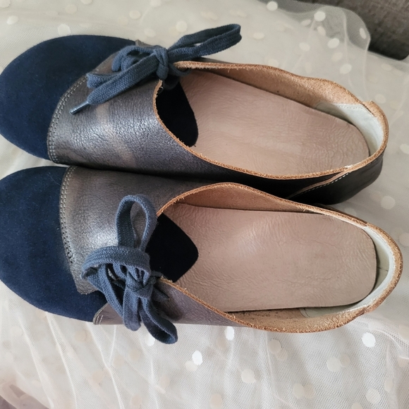 Cute flexible blue & gray shoe - Picture 7 of 9